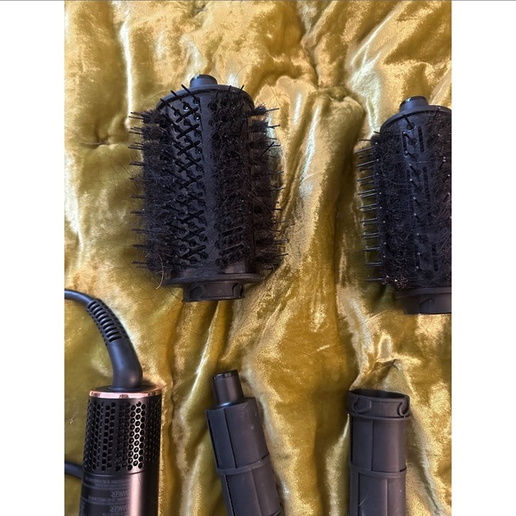 Shark Flexstyle with attachments and a carrying case - Picture 3 of 7